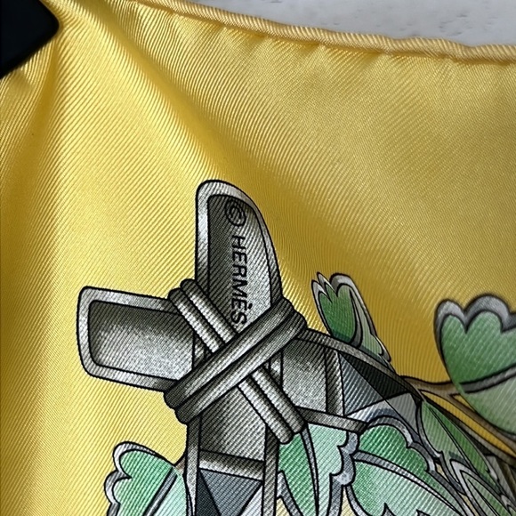 Herme's l Envol Silk Scarf by Joachim Metz 90cm Twill Buttercup Yellow NWOT - Picture 6 of 9